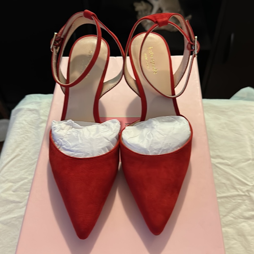 Adorable kitten heeled red suede “Chandler” shoes
